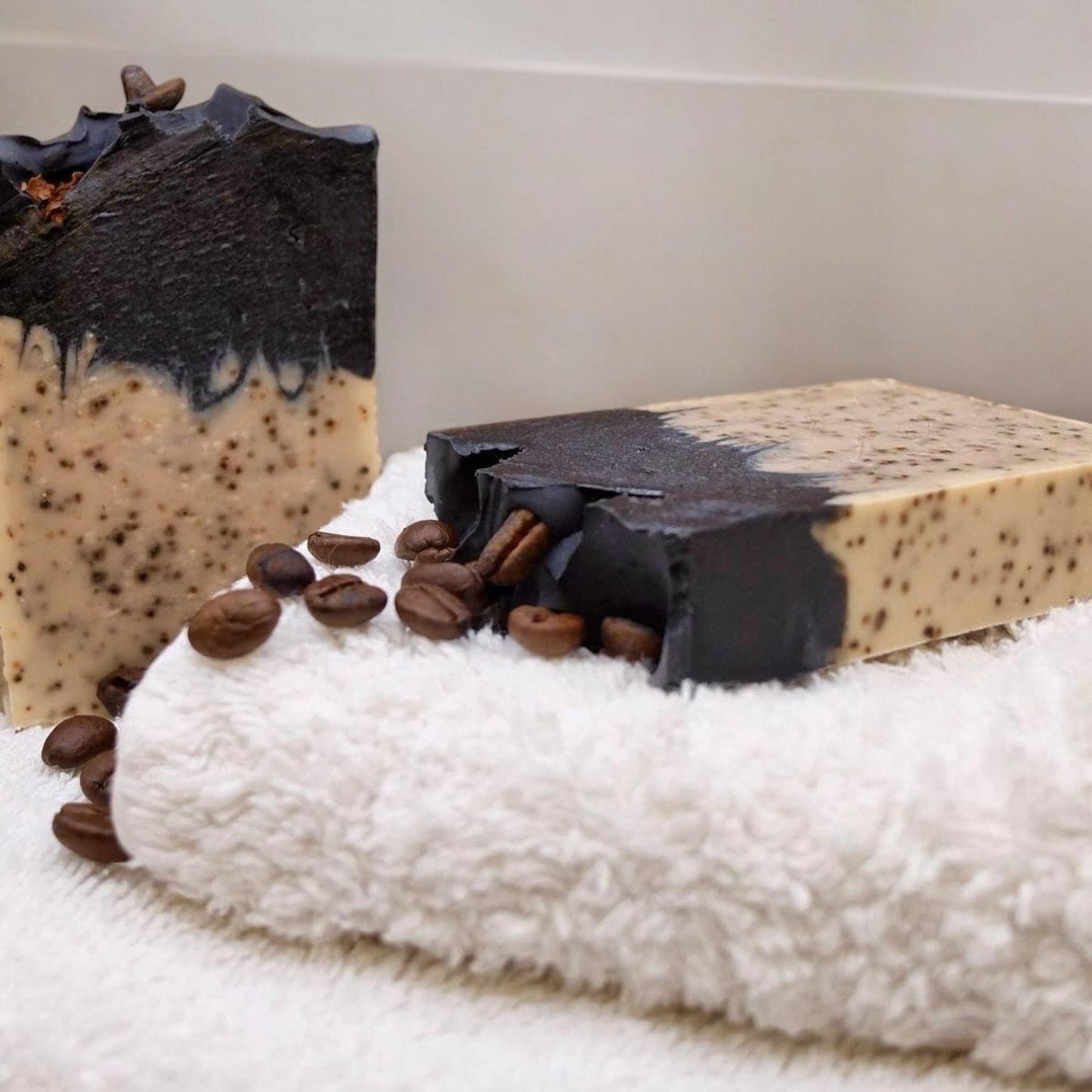 Savon local lait charbon